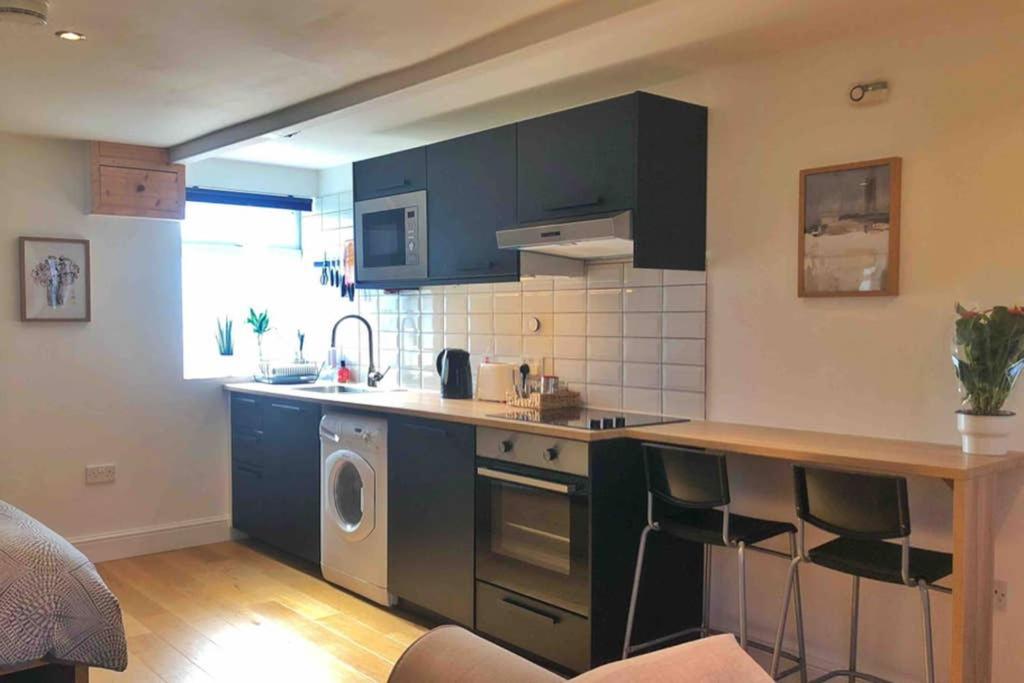 פול Modern Studio Apartment Near Town Centre מראה חיצוני תמונה