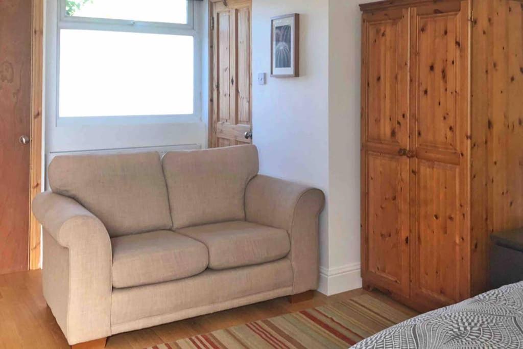 פול Modern Studio Apartment Near Town Centre מראה חיצוני תמונה