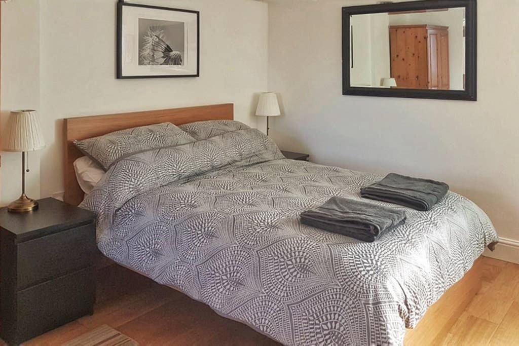 פול Modern Studio Apartment Near Town Centre מראה חיצוני תמונה